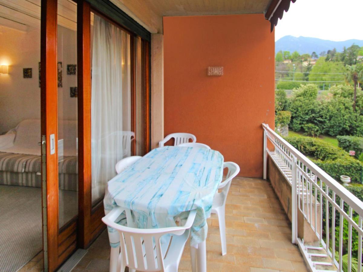 Apartment Hermitage-5 By Interhome Porto Valtravaglia Bagian luar foto